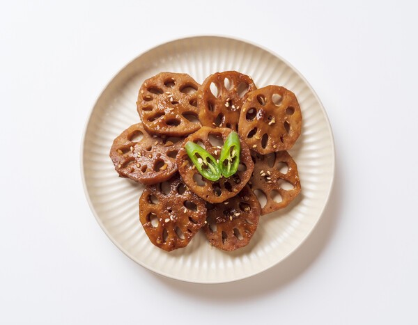 ‘천연 수면제’ 연근, 자를 때 쇠칼 사용 피해야 하는 이유