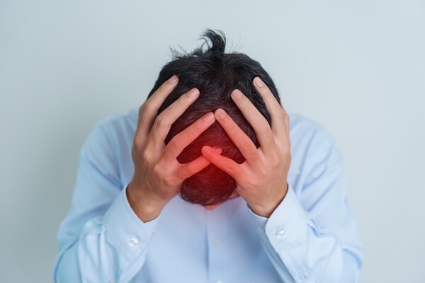 출근길 찬 공기 뇌혈관엔 충격, 내리치는듯한 통증 땐 즉시 병원으로